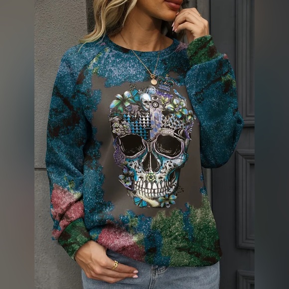 NWOT Plus Size Women’s Long Sleeve Lightweight Halloween Sugar Skull Sweatshirt - Picture 5 of 15
